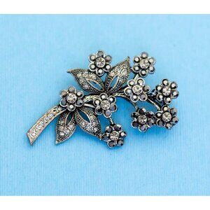 Vintage Dainty Silver Flowers Brooch - N29